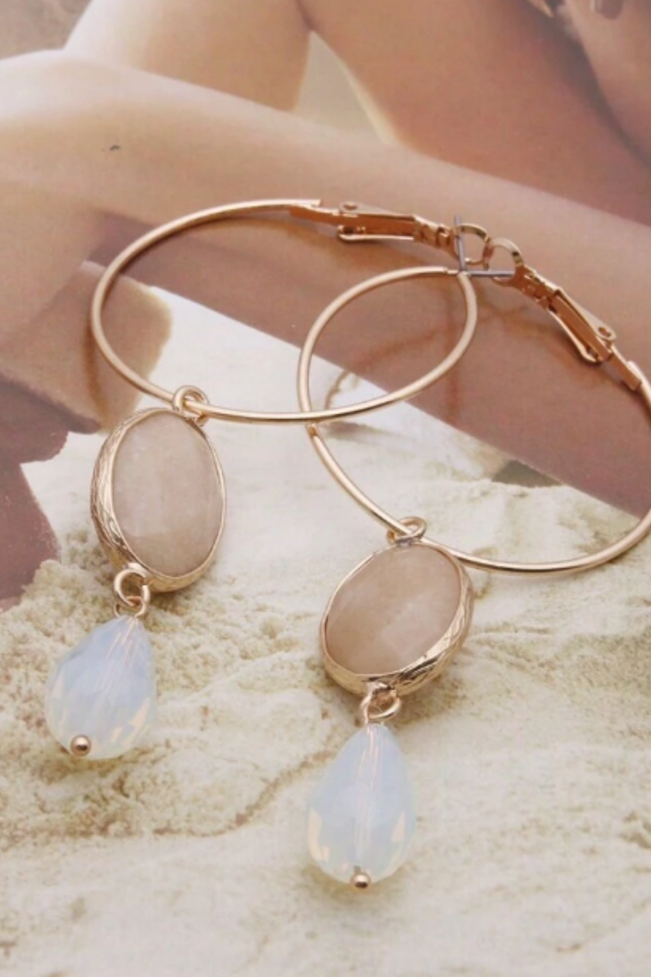 Oorbellen - Waterdruppel beige